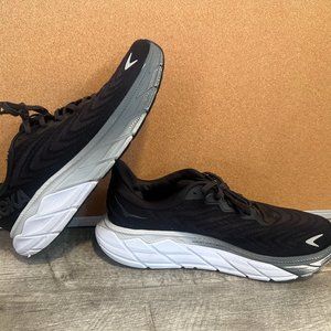 Men’s Hoka Arahi 6 Running Sneaker Black and White Size 10.5 B